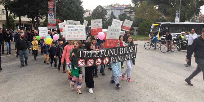 Teknoloji bağımlılığına dikkat çektiler