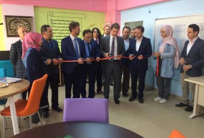 Öğretmenler okulun kütüphanesini yeniledi