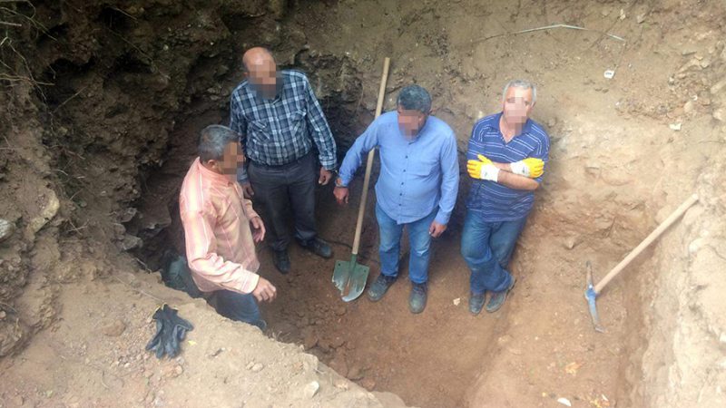 Bursa’nın Yenişehir ilçesinde define aramak için kazı yapan 4 kişi,