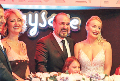 Ünlü opera sanatçısı 6. kez evlendi