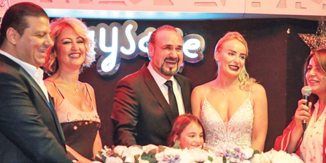 Ünlü opera sanatçısı 6. kez evlendi