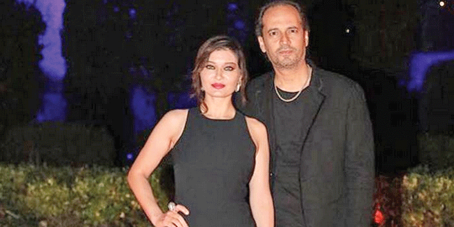 Elbise yoksa pijamayla giderim