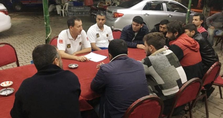 Jandarmadan balıkçılara seminer Bursa'nın İznik ve Orhangazi ilçelerinde balıkçılara jandarma tarafından seminer verildi.