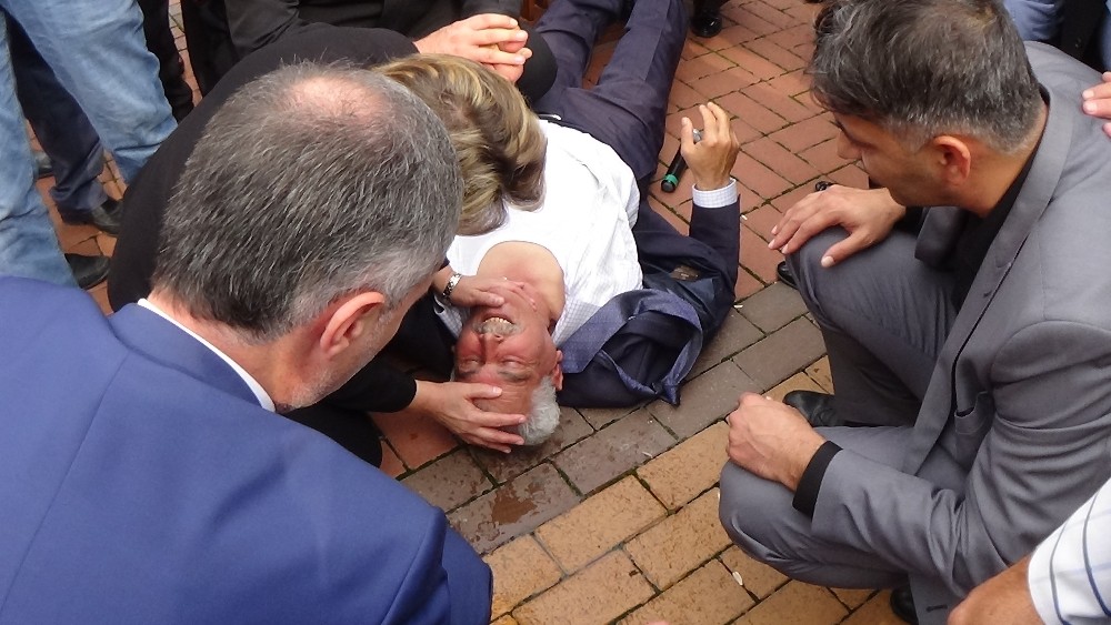 Bursa’da panik anları! Muhtar bayıldı…