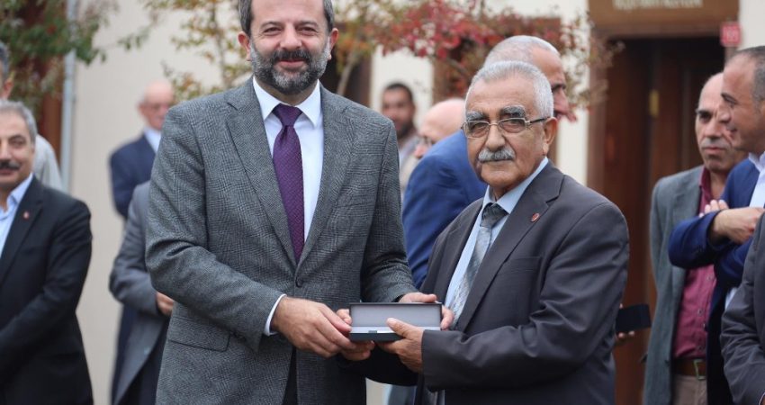 ‘Muhtarlarımız vatandaşa hizmette en büyük destekçimiz’ Bursa'nın Gürsu ilçesinde Muhtarlar Haftası münasebetiyle protokol mensupları muhtarlarla bir
