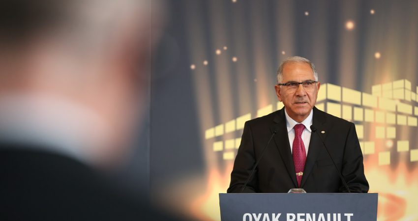 ‘Otomotiv, Oyak grubu için çok büyük önem arz etmektedir’ Oyak Yönetim Kurulu Başkanı emekli Tümgeneral Mehmet Taş, 1969 yılında