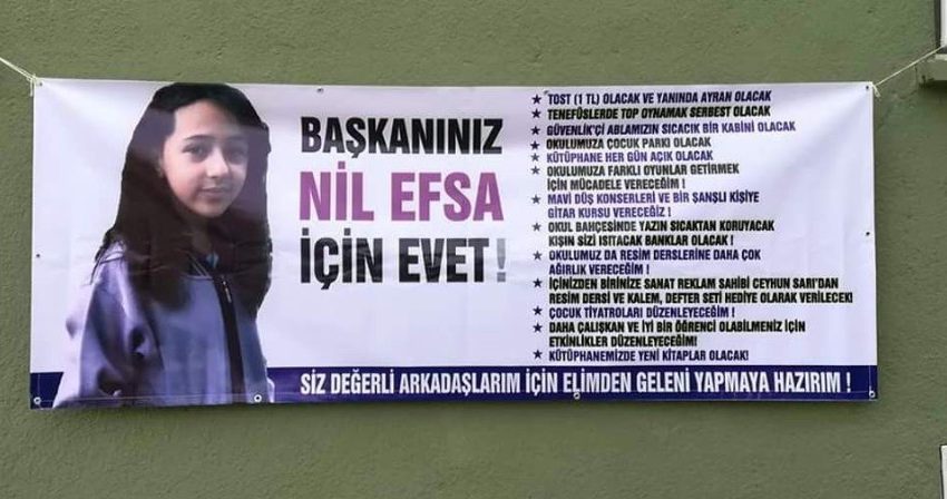 Okul başkanlığı adayları yılların siyasetçilerini aratmıyor Bursa'nın Yenişehir ilçesinde Aydoğdubey İlkokulu'nda seçim heyecanı yaşanıyor.