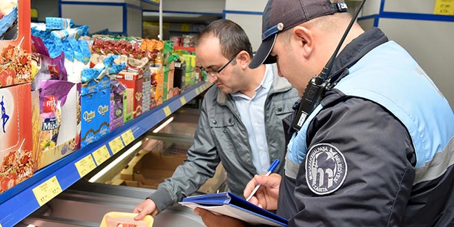 Zabıtadan market denetimi