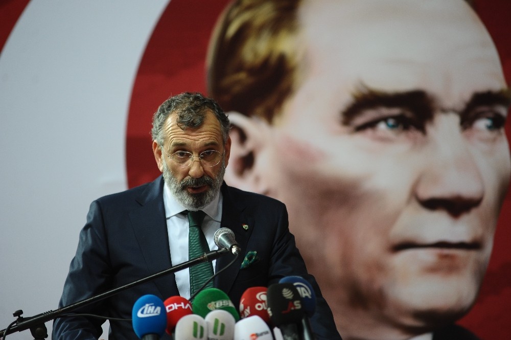 Hüseyin Akdemir’den Bursaspor’a 1 milyon lira bağış Hüseyin Akdemir’den Bursaspor’a 1 milyon lira bağış