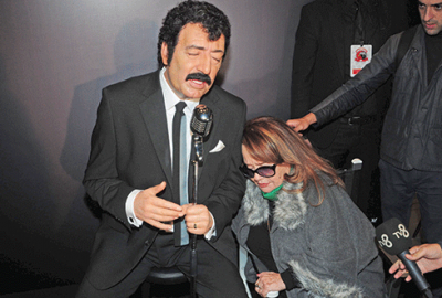 O benim için hala yaşıyor