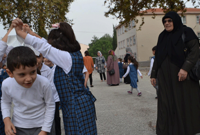 Dedeler ve nineler torunlarıyla oyun oynadı