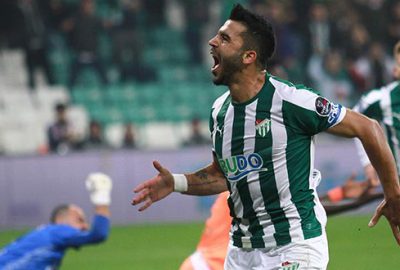 Timsah ilk yarıda fişi çekti