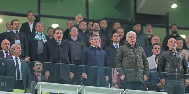 Tribünde sürpriz bir isim