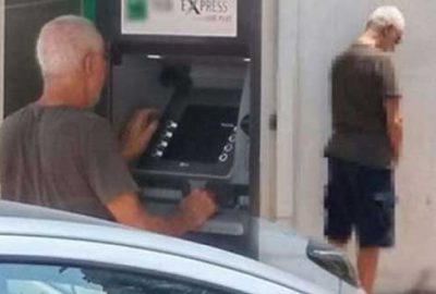 Ünlü şarkıcıdan şok açıklama: Dikkatlice kontrol edip kimse olmadığını görünce…