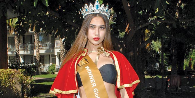 16 yaşında kraliçe seçildi