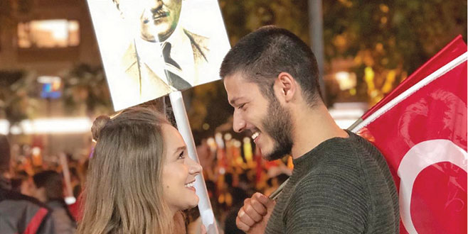 Ünlü çiftin Cumhuriyet aşkı
