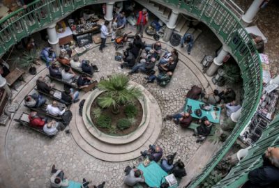 Tarihi handaki eski eşya mezatı, koleksiyonerlerin gözdesi