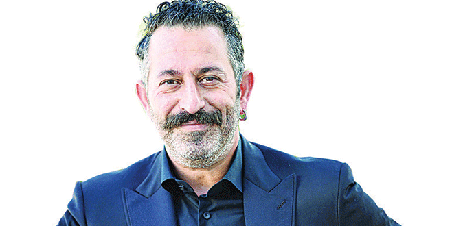 Yeni filme yeni kadro