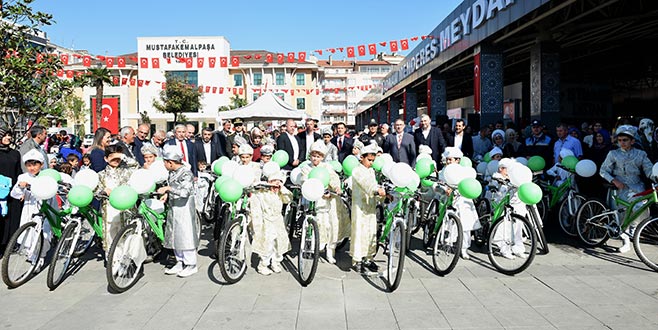 Mustafakemalpaşa’da renkli sünnet şöleni