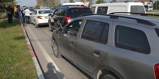 Bursa’da zincirleme trafik kazası! 8 araç birbirine girdi