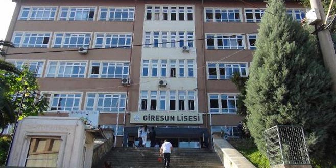 Okulda korkunç olay! Kız arkadaşının attığı yumrukla öldü