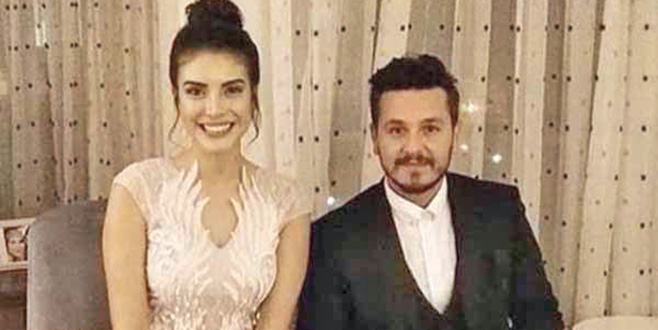 Ünlü çift nişanlandı