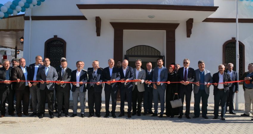 Gemlik’e Sağlık Merkezi ve Çocuk Parkı Bursa'nın Gemlik ilçesinde sağlık merkezi ve çocuk parkı hizmete girdi.