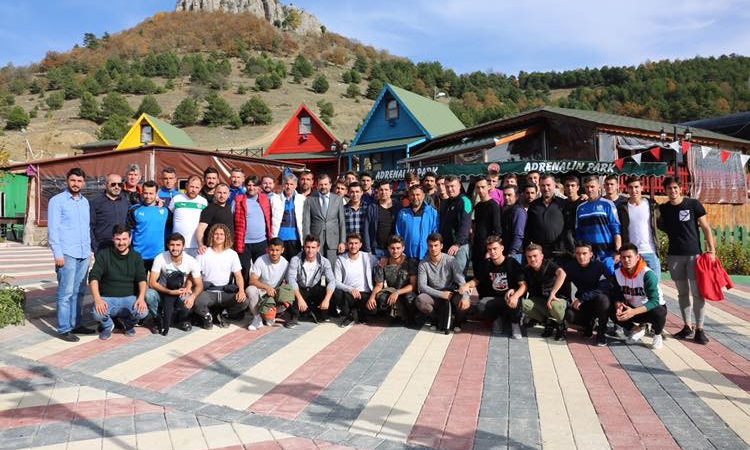 Adrenalin Park genç futbolcuları ağırladı Bursa'nın Gürsu ilçesinde Adrenalin Park, Bursaspor futbolcularını ağırladı.