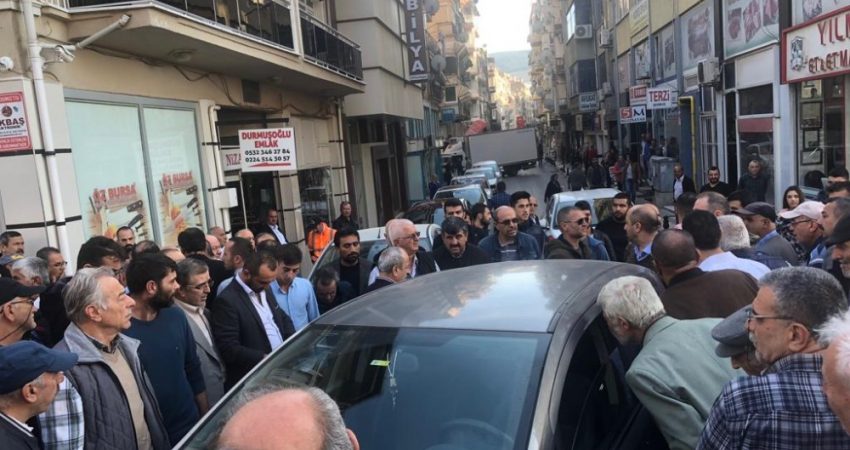 Sokak ortasında kurşun yağdırdı Öğle saatlerinde İstiklal Caddesi'nde PTT aralığından 6 - 7 el