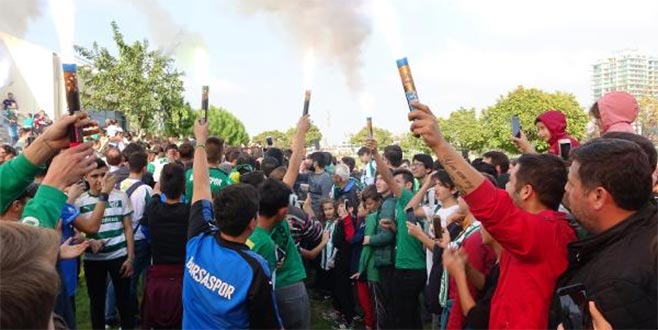 Bursaspor’a taraftar morali Bursaspor’a taraftar morali