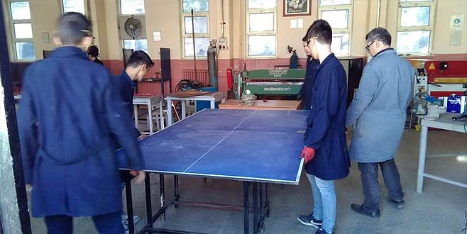 Lise öğrencilerinden köy okullarına destek Lise öğrencilerinden köy okullarına destek