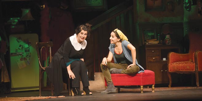 Kılıktan kılığa giriyorlar