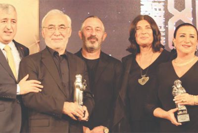 Benim de arkamda kimse yok