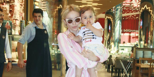 Oğluna şarkı yazdı