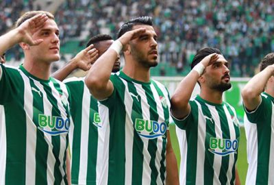 Bursasporlu futbolculardan Afrin şehidinin eşine asker selamı