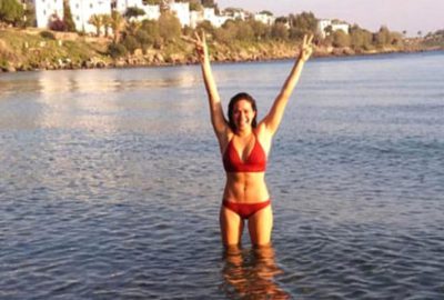 Kışa denizde merhaba dedi! Sosyal medyayı salladı