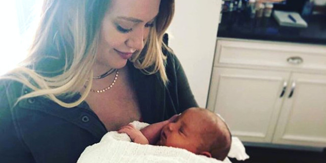 Ünlü şarkıcı bebeğinin plasentasını içti!