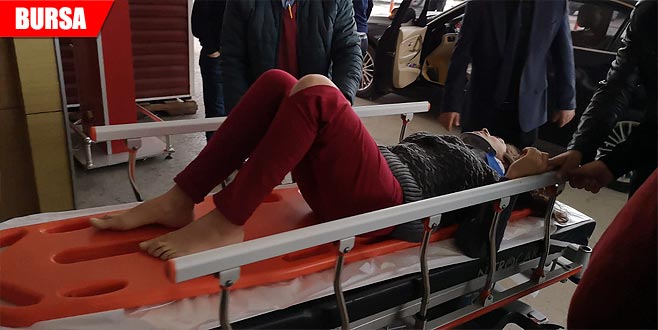 Cam silerken 3. kattan düştü