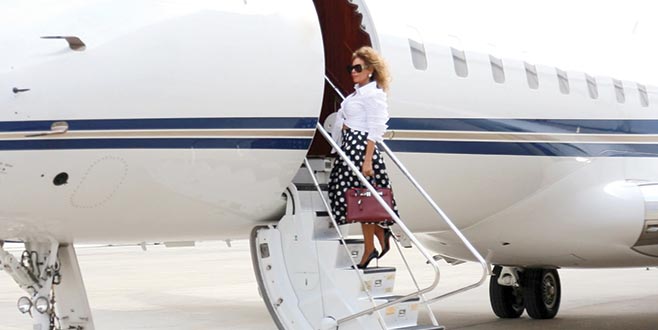 Klibi için uçak kiraladı