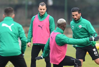 Timsah’a durmak yok