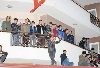 Sibel sevgisi çatıya çıkardı