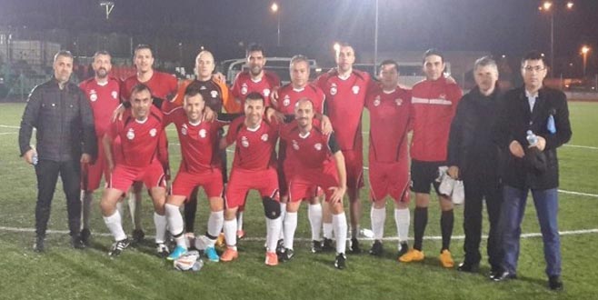 Veteran futbolcular hedefe koşuyor