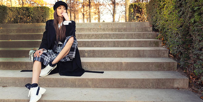 Paris sokaklarında bir güzel