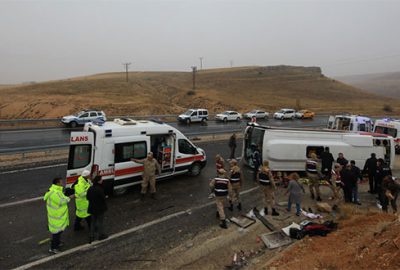 Yolcu midibüsü devrildi: 7 ölü, 15 yaralı