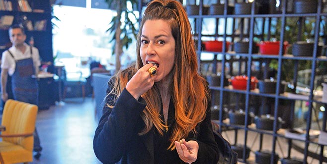 Fıstığa dayanmadı