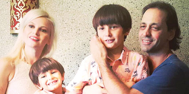 Eski eşine dava açtı Eski eşine dava açtı