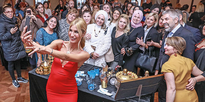 Kadın girişimcilere destek verdi Kadın girişimcilere destek verdi