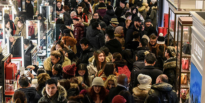 İndirimli alışveriş çılgınlığı