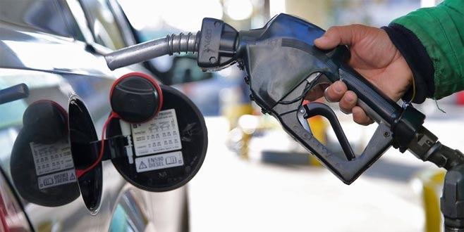 Araç sahiplerine müjde! Benzin fiyatında yeni indirim
