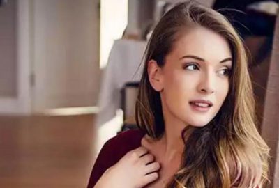 Yasemin’den bikinili paylaşım